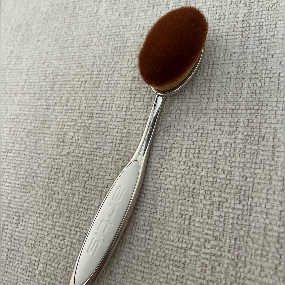 Artis Elite Oval 7 Makeup Brush